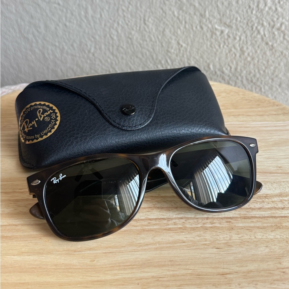 Brown Ray-Ban Wayfarer Sunglasses